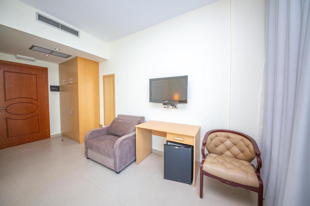 Hotel Borshi Exteriör bild