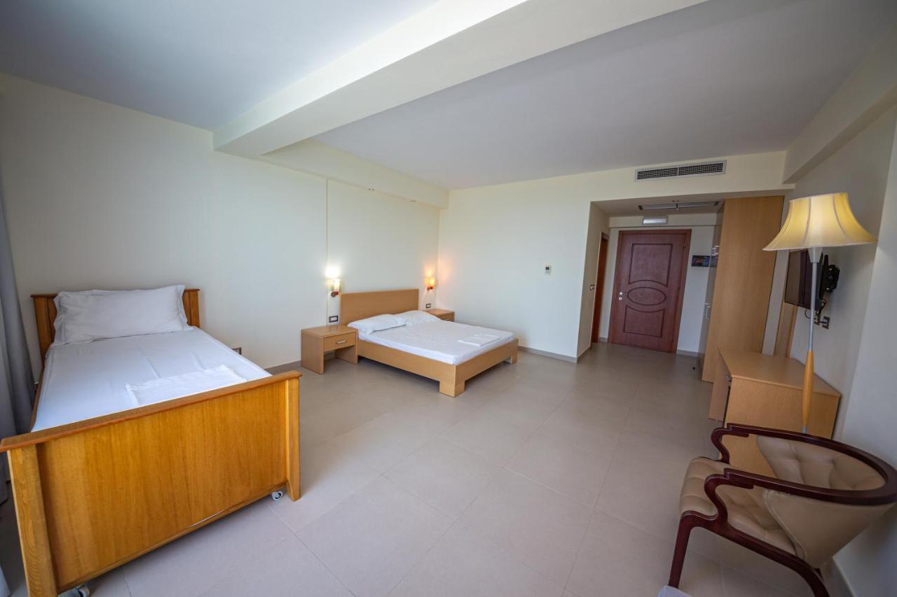 Hotel Borshi Exteriör bild