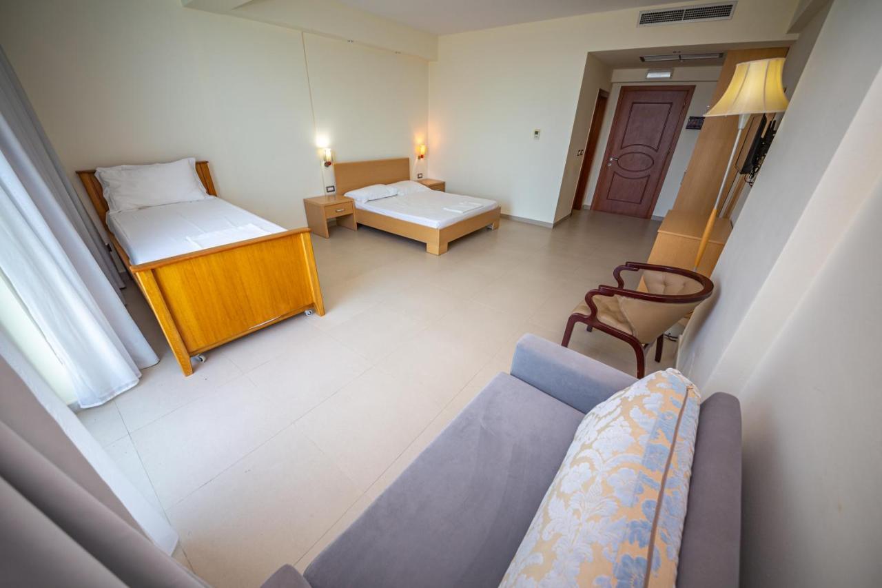 Hotel Borshi Exteriör bild