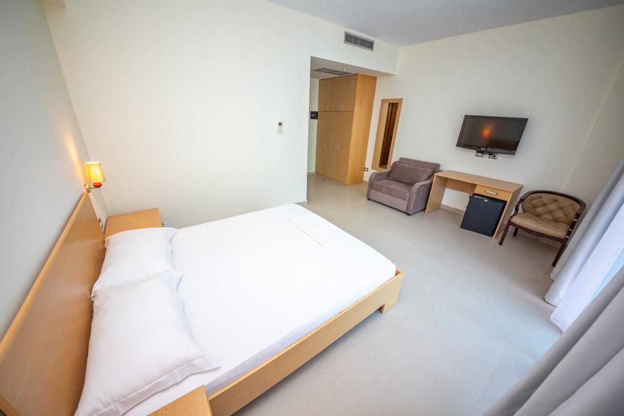 Hotel Borshi Exteriör bild