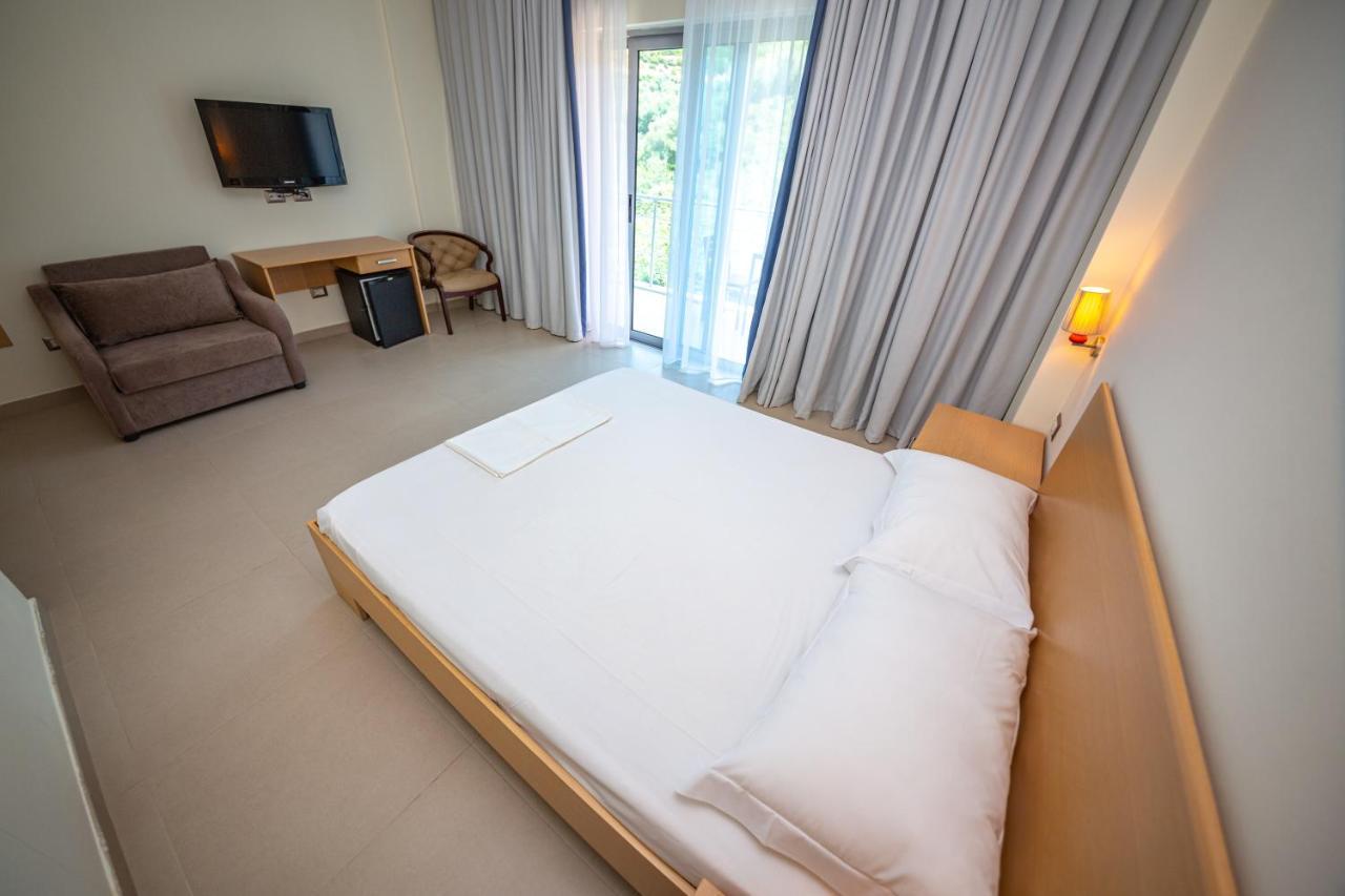 Hotel Borshi Exteriör bild