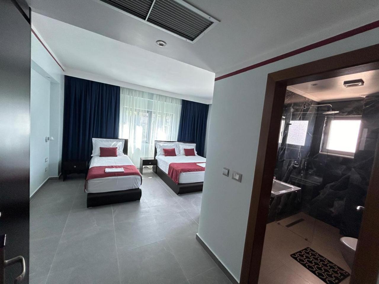 Hotel Borshi Exteriör bild